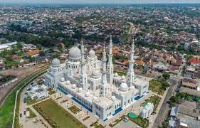 5 Masjid Megah dengan Arsitektur Unik di Indonesia